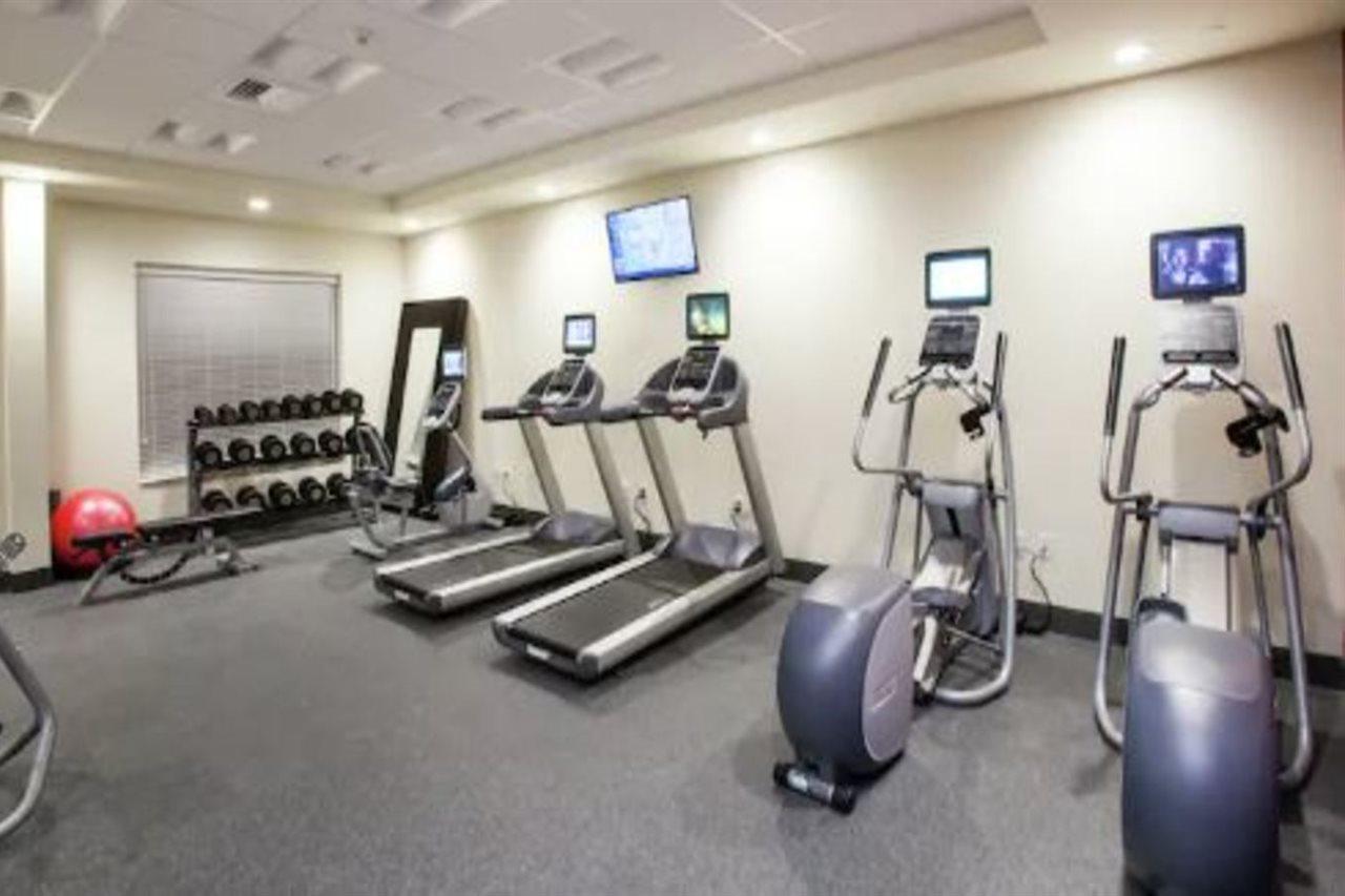 Hilton Garden Inn Jackson/פלואווד מראה חיצוני תמונה