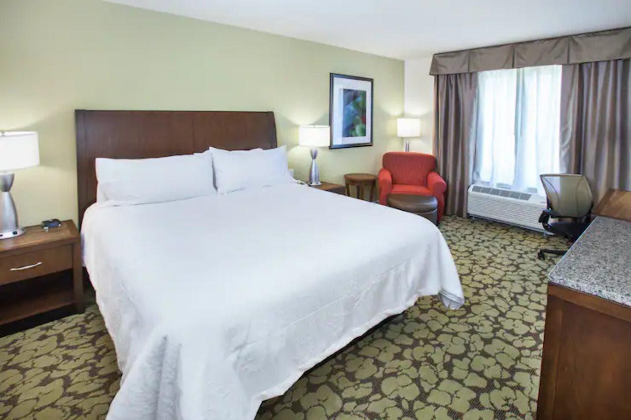 Hilton Garden Inn Jackson/פלואווד מראה חיצוני תמונה