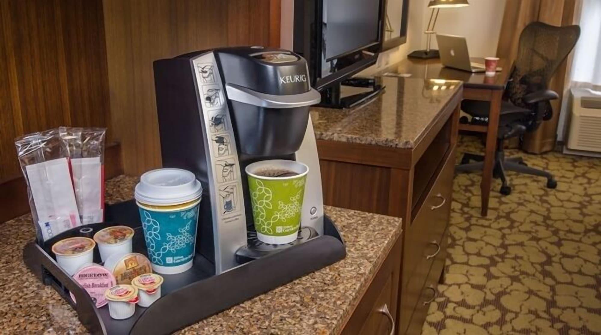 Hilton Garden Inn Jackson/פלואווד מראה חיצוני תמונה
