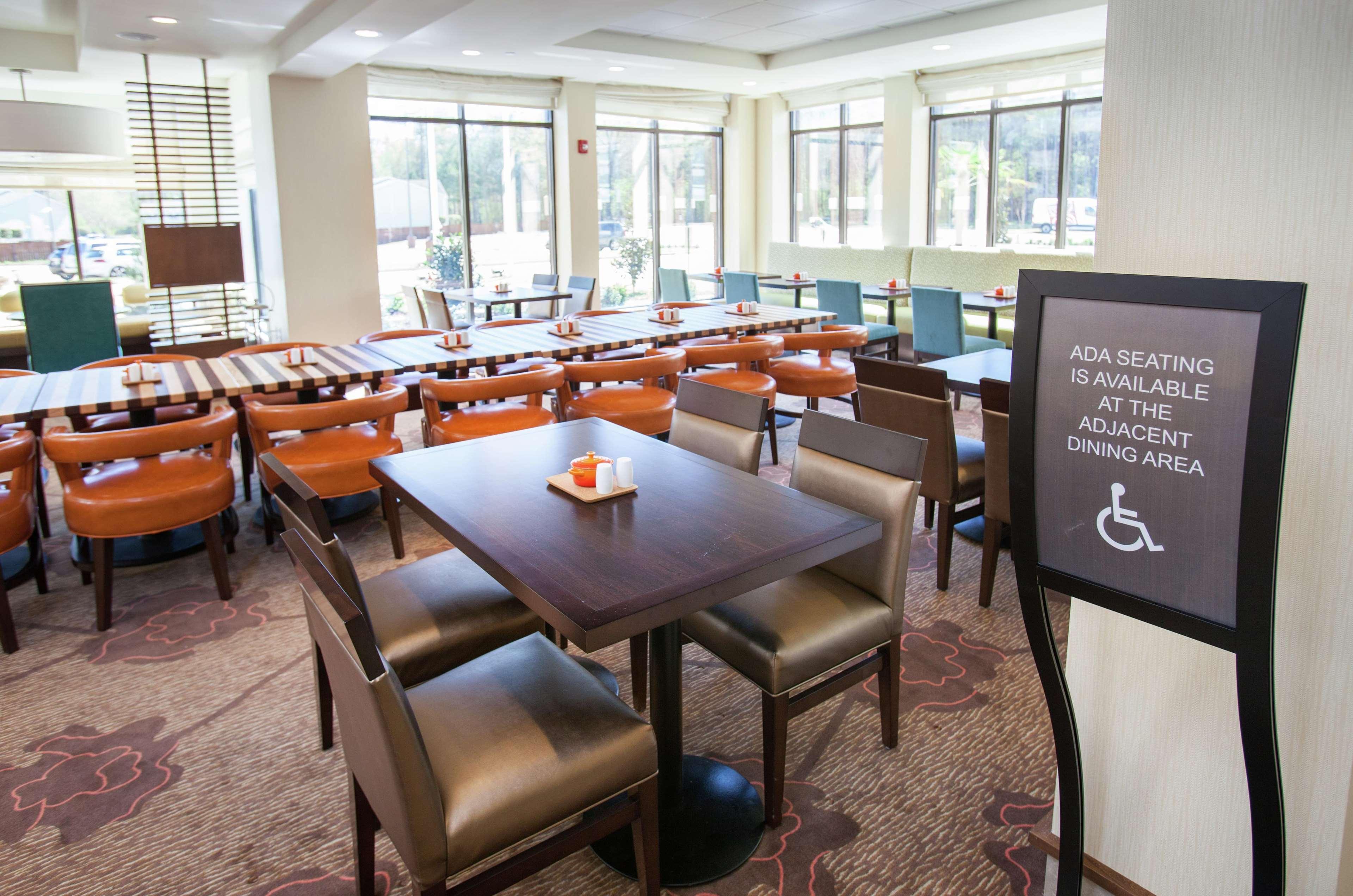 Hilton Garden Inn Jackson/פלואווד מראה חיצוני תמונה