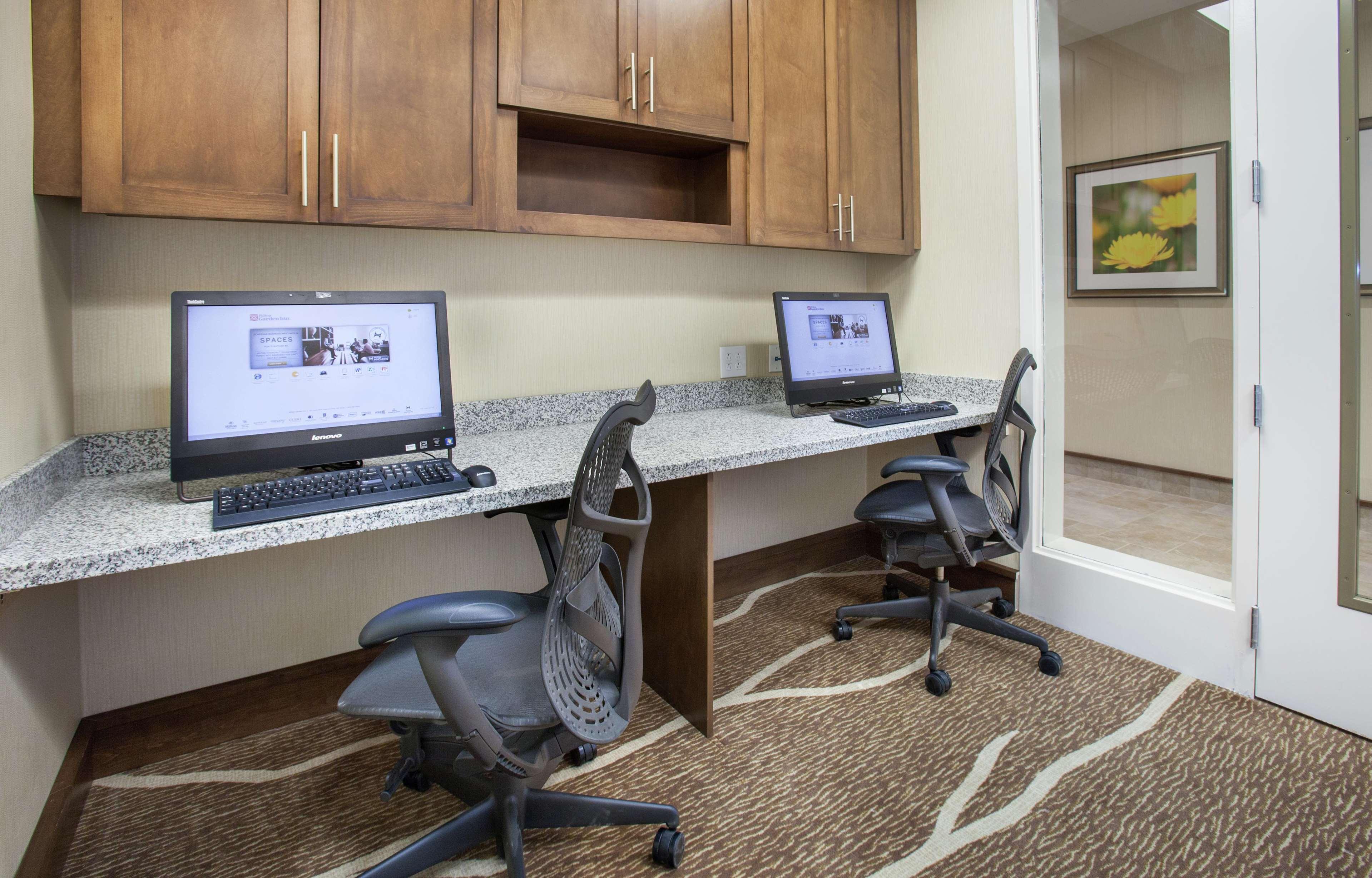 Hilton Garden Inn Jackson/פלואווד מראה חיצוני תמונה
