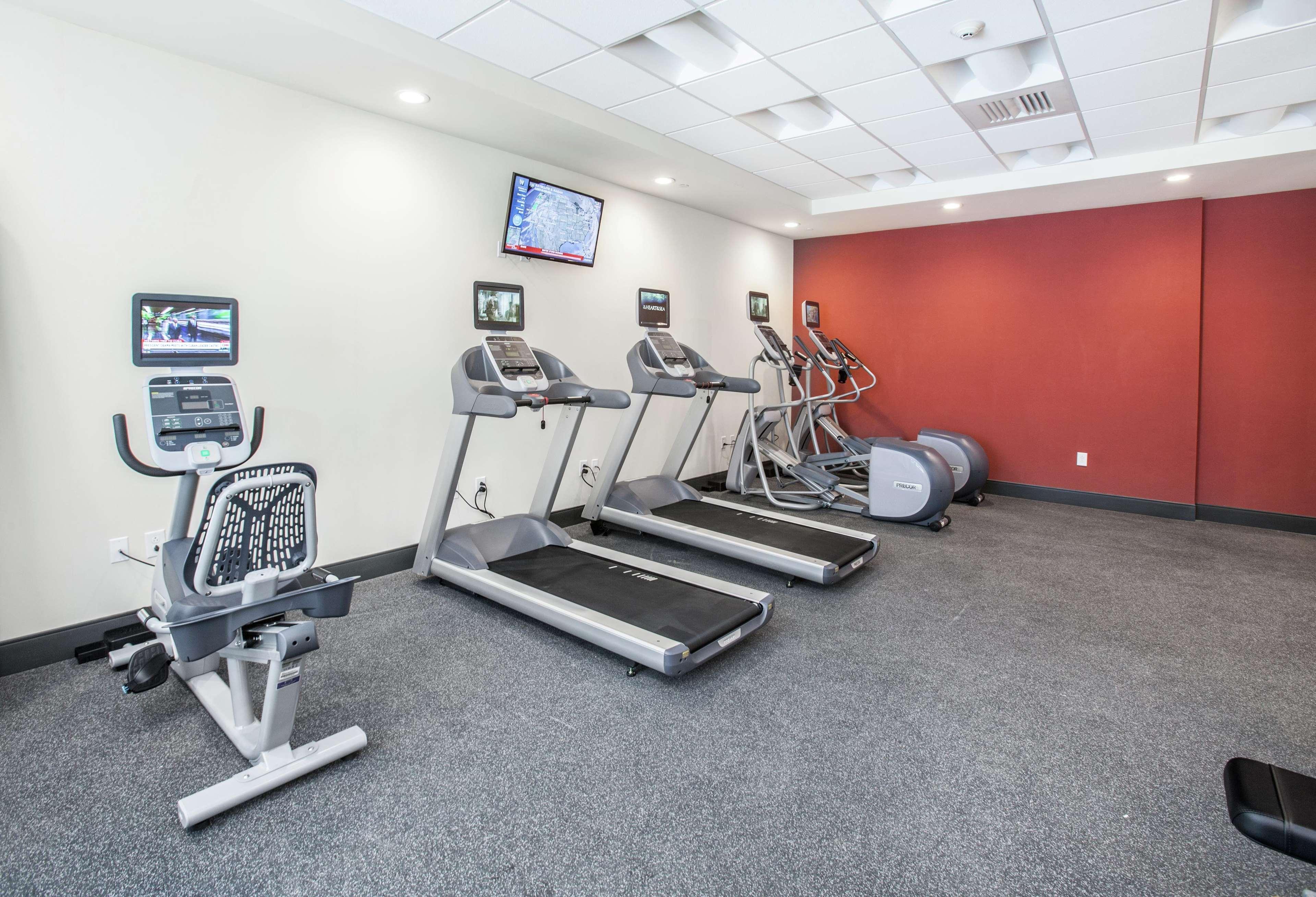 Hilton Garden Inn Jackson/פלואווד מראה חיצוני תמונה