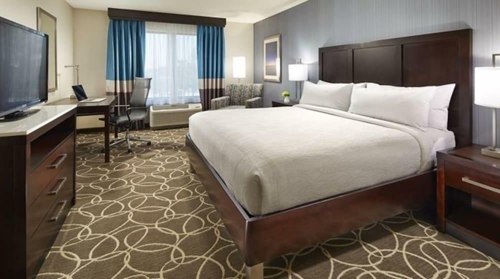 Hilton Garden Inn Jackson/פלואווד מראה חיצוני תמונה